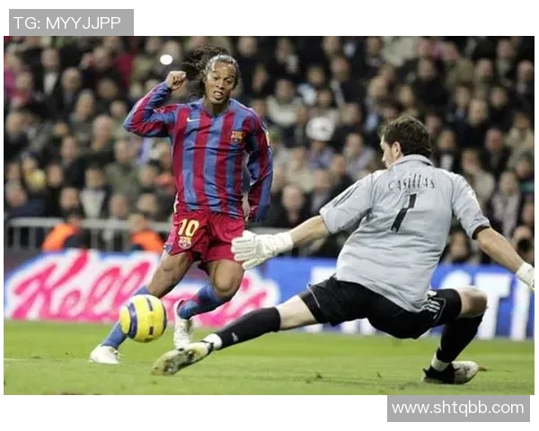 足球明星亲自指导小罗训练揭秘背后不为人知的技巧与故事 足球明星亲自指导小罗训练揭秘背后不为人知的技巧与故事