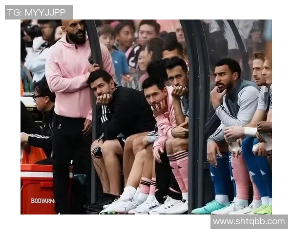 足球明星背后的大牌粉丝群体揭秘与他们的独特魅力分析 足球明星背后的大牌粉丝群体揭秘与他们的独特魅力分析